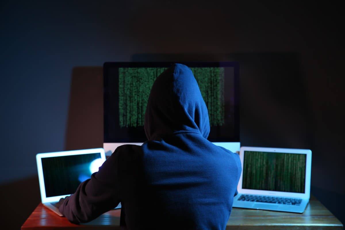 Illustration depicting cybercrime, highlighting networks dismantled and arrests made by Interpol.