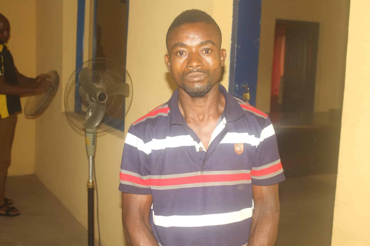 Un homme est accusé d'inceste après avoir engendré un enfant avec sa fille de 15 ans.