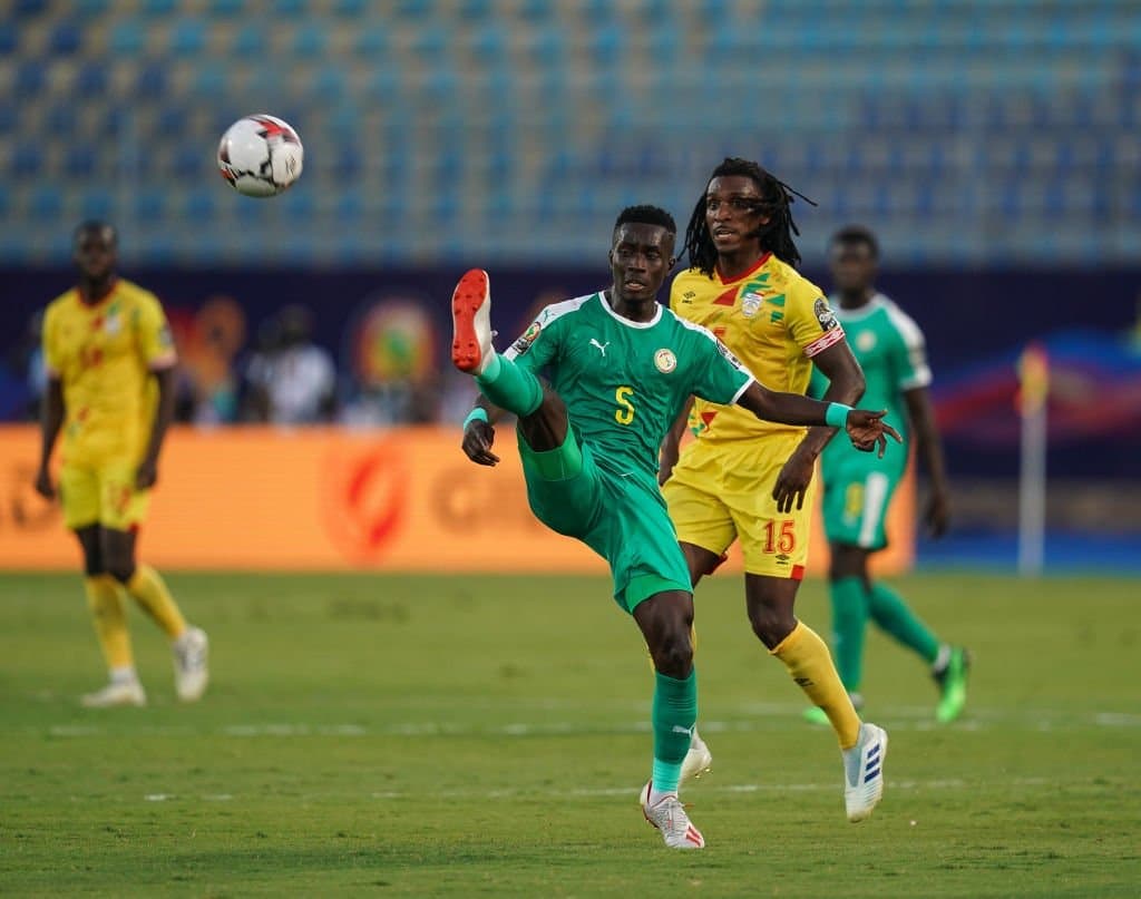 Des joueurs béninois et sénégalais lors du quart de finale de la CAN 2019
