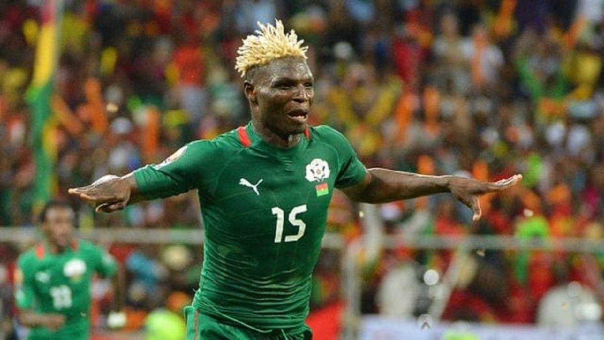 L'ancien international burkinabé Aristide Bancé lors d'un match avec sa sélection