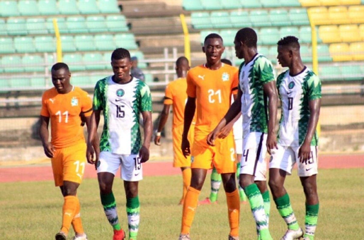 Des joueurs nigérians et ivoiriens U20 lors de la demi-finale du tournoi UFOA U20 2022
