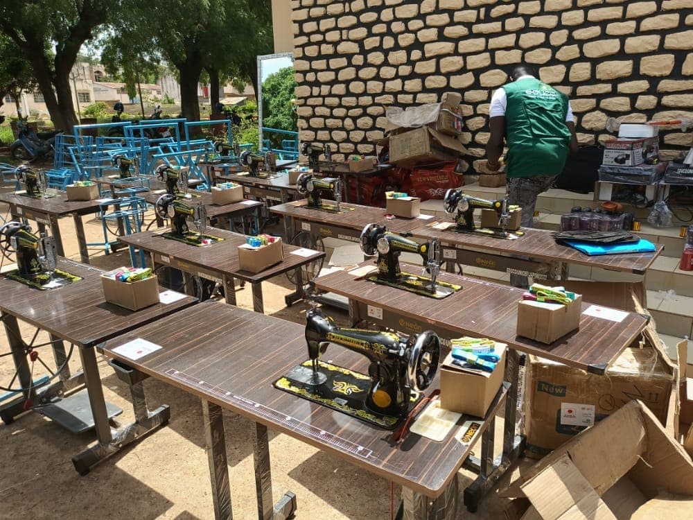 Projet PReCoV Ã  Natitingou: 50 artisans reçoivent des kits d'installation professionnelle