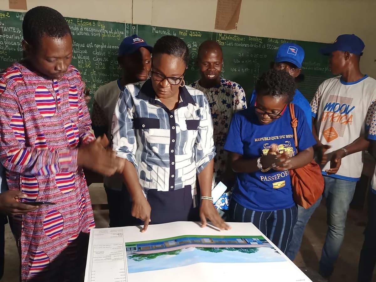 La Fondation Moov Africa, la FBC et l’association EAS posent la première pierre d’un module de 3 classes Ã  l’Epp Otcha