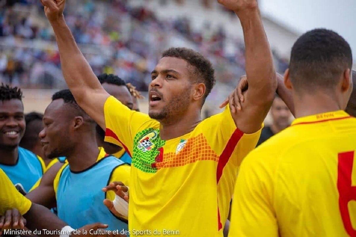 L'attaquant béninois Steve Mounié célèbre la victoire de son équipe