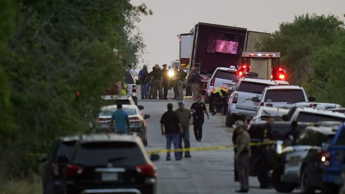 Un camion transportant des migrants a été découvert lundi avec 46 cadavres dans sa remorque Ã  San Antonio, au Texas, dans le sud des Etats-Unis, après une journée de forte chaleur.