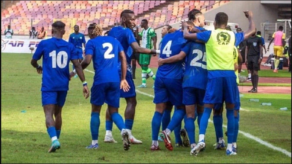Des joueurs sierra leonais célèbrent leur égalisation face Ã  la Guinée-Bissau en éliminatoire de la CAN 2023
