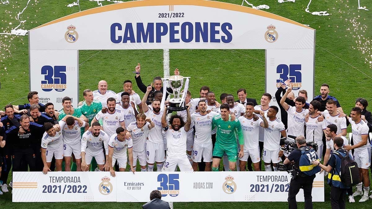 Le Real Madrid qui célèbre son 35è titre en Liga