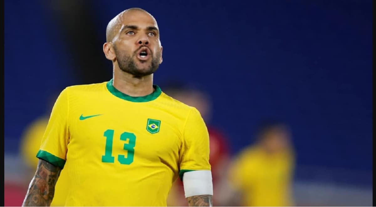 Dani Alves lors d'un match officiel avec le Brésil