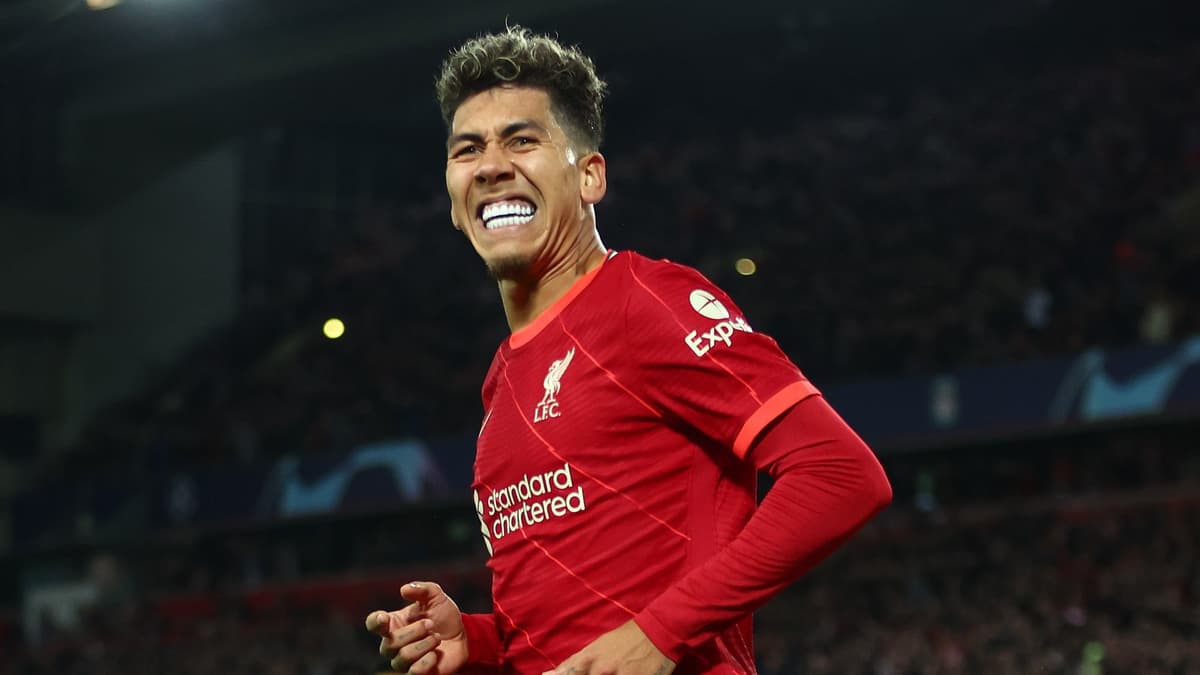 Roberto Firmino avec le maillot de Liverpool