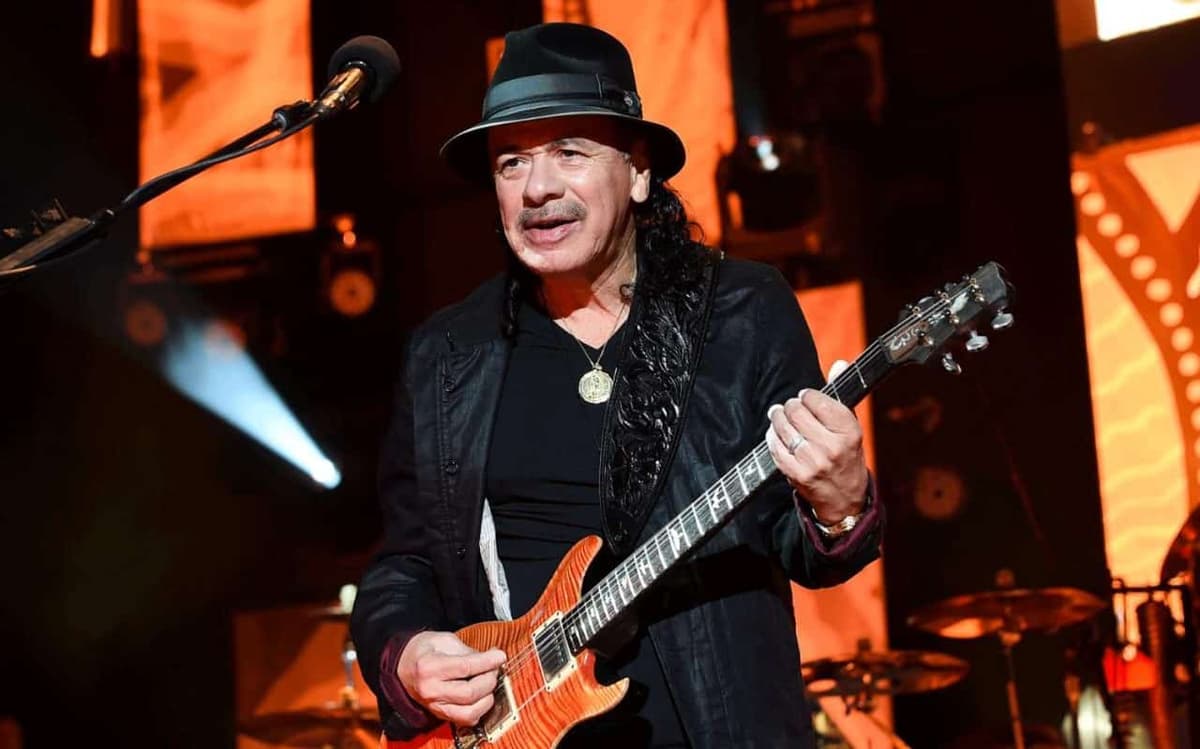 Carlos-Santana fait un malaise sur scène