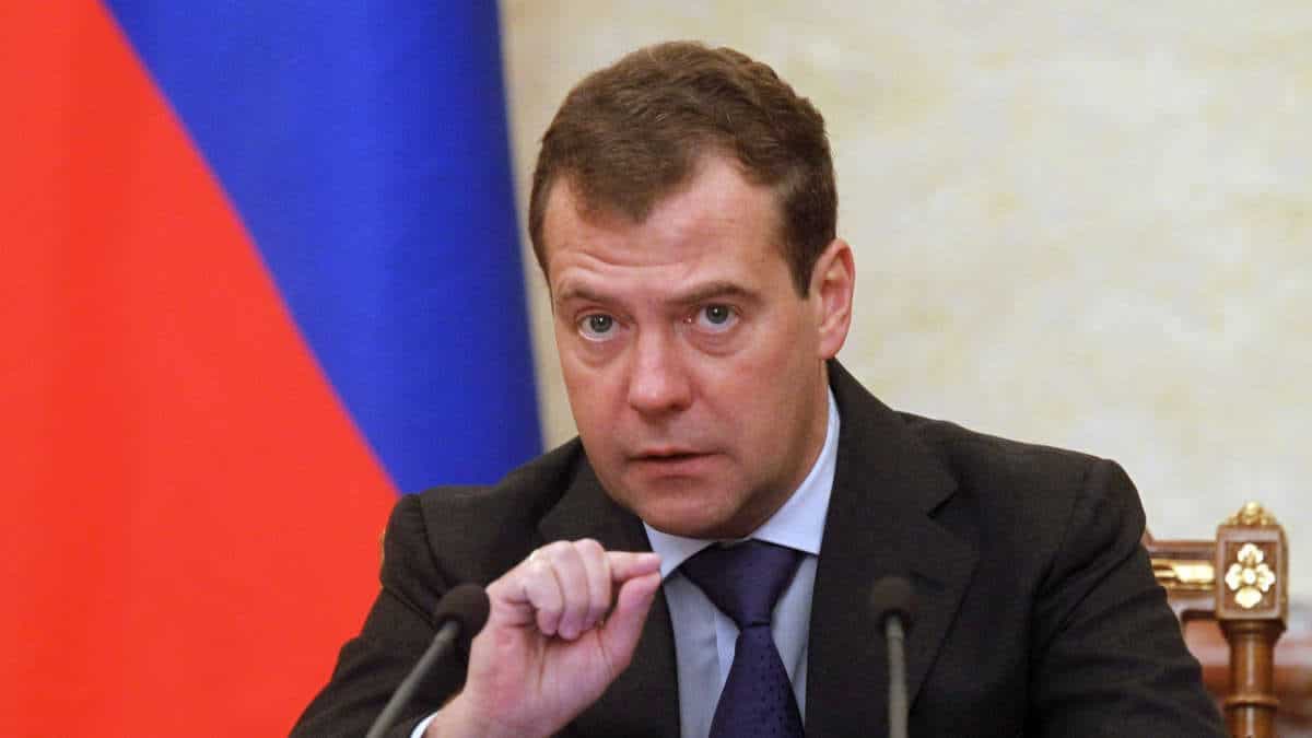 Dmitri Medvedev présidant une réunion du cabinet au siège du gouvernement russe à Moscou.