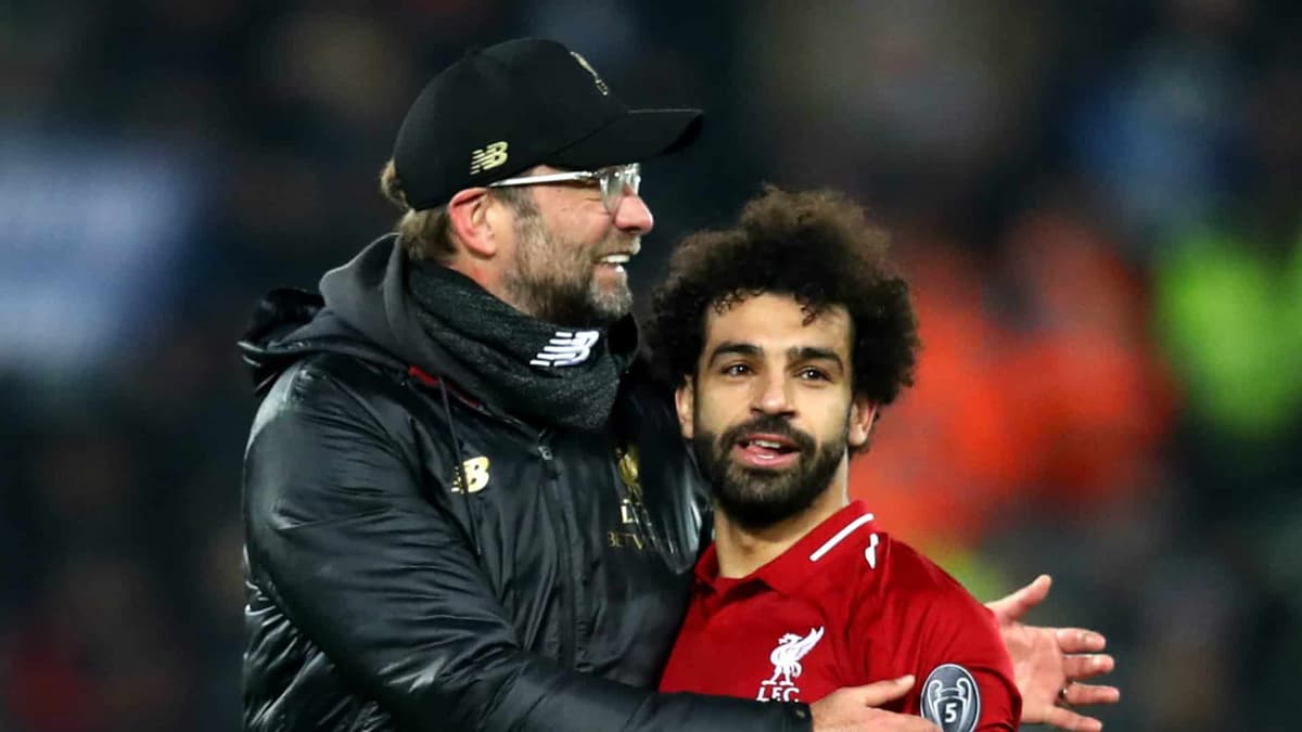 Jurgen Klopp félicite Mohamed Salah après son doublé face Ã  Crystal Palace