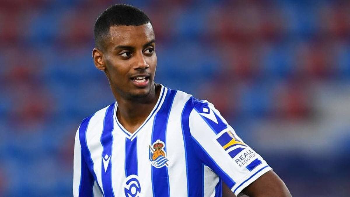 Alexander Isak avec le maillot de la Real Sociedad