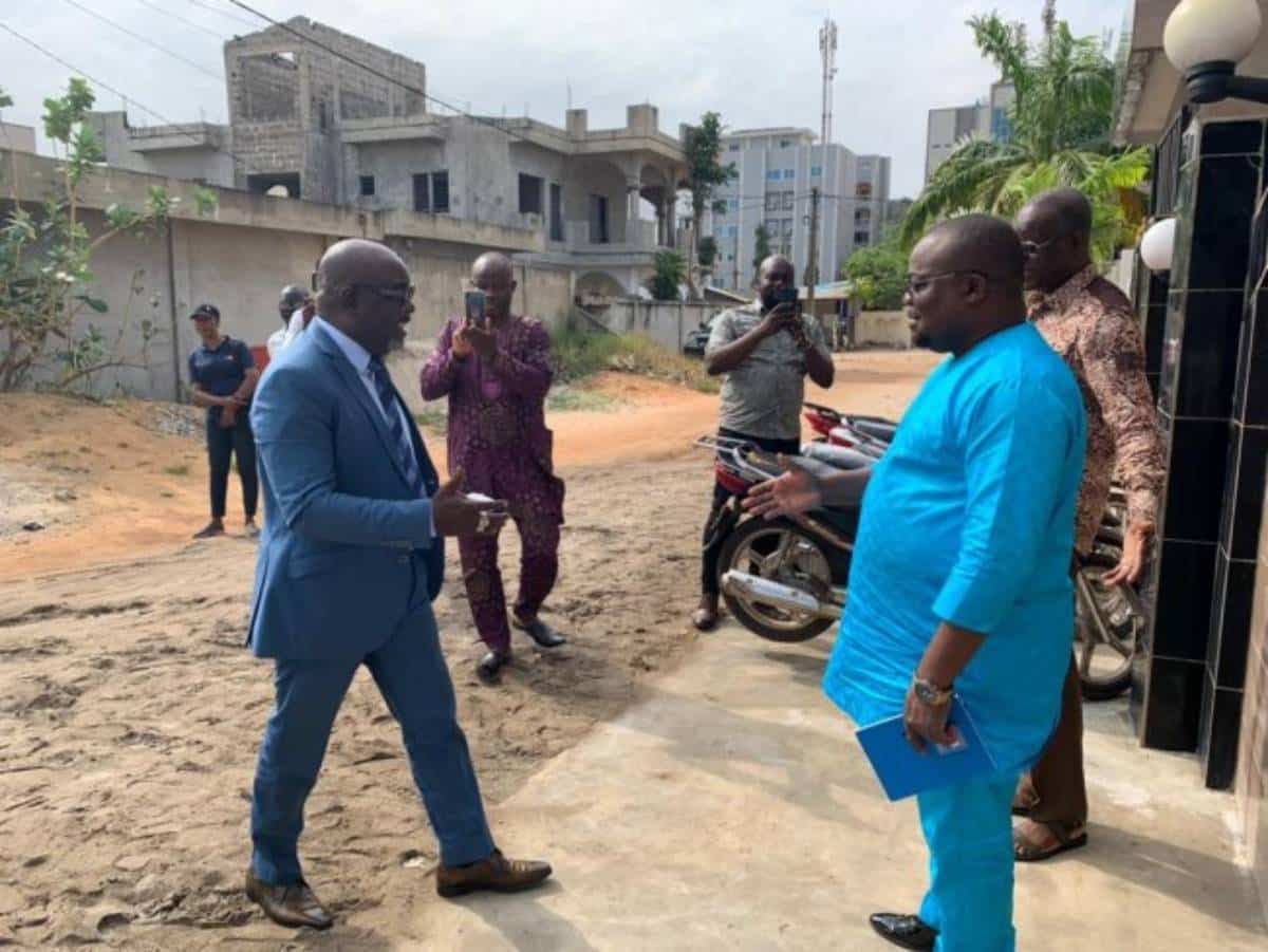 Arrivée de Distel Amoussou au siège de la FCBE