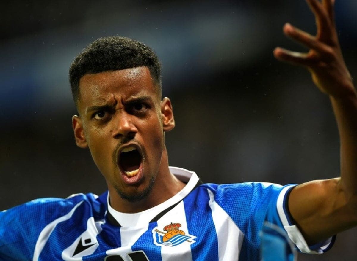 Officiel: Alexander Isak signe à  Newcastle
