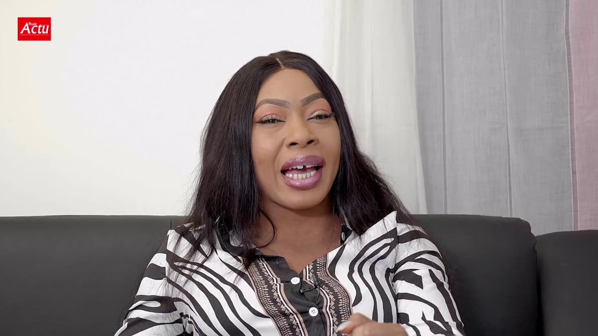 Lolo Beauté @YouTube