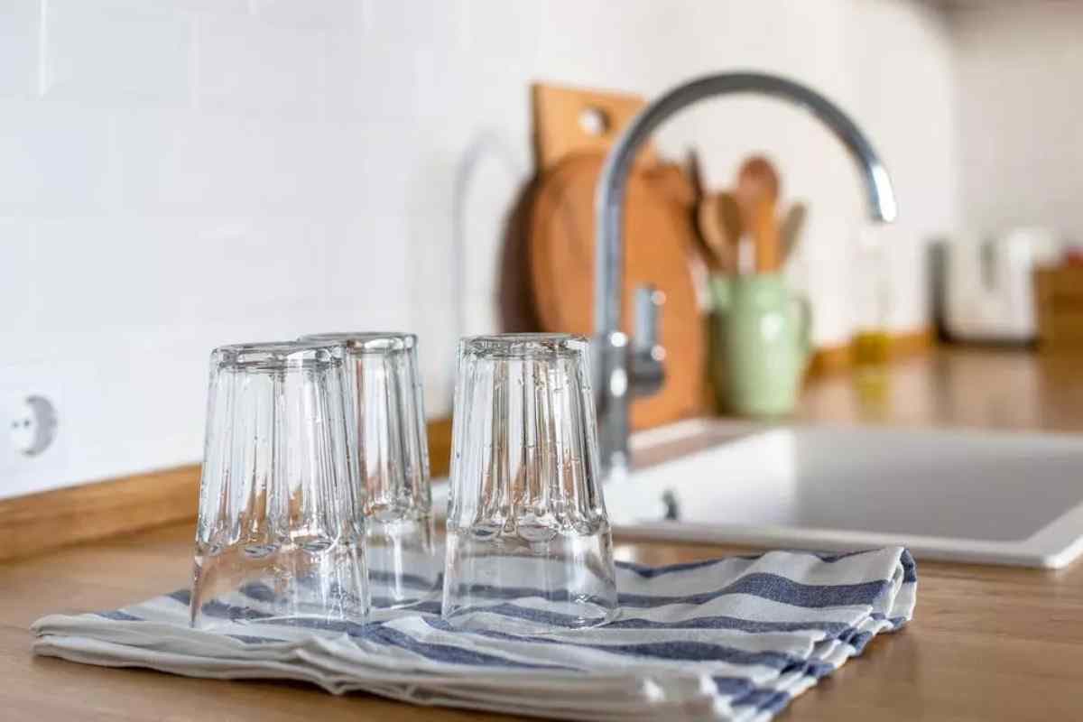 des verres Ã  boire dans une cuisine