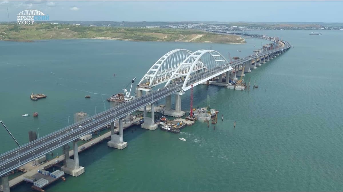 Le pont de Kertch, construit par Moscou pour connecter la Russie Ã  la péninsule annexée de Crimée