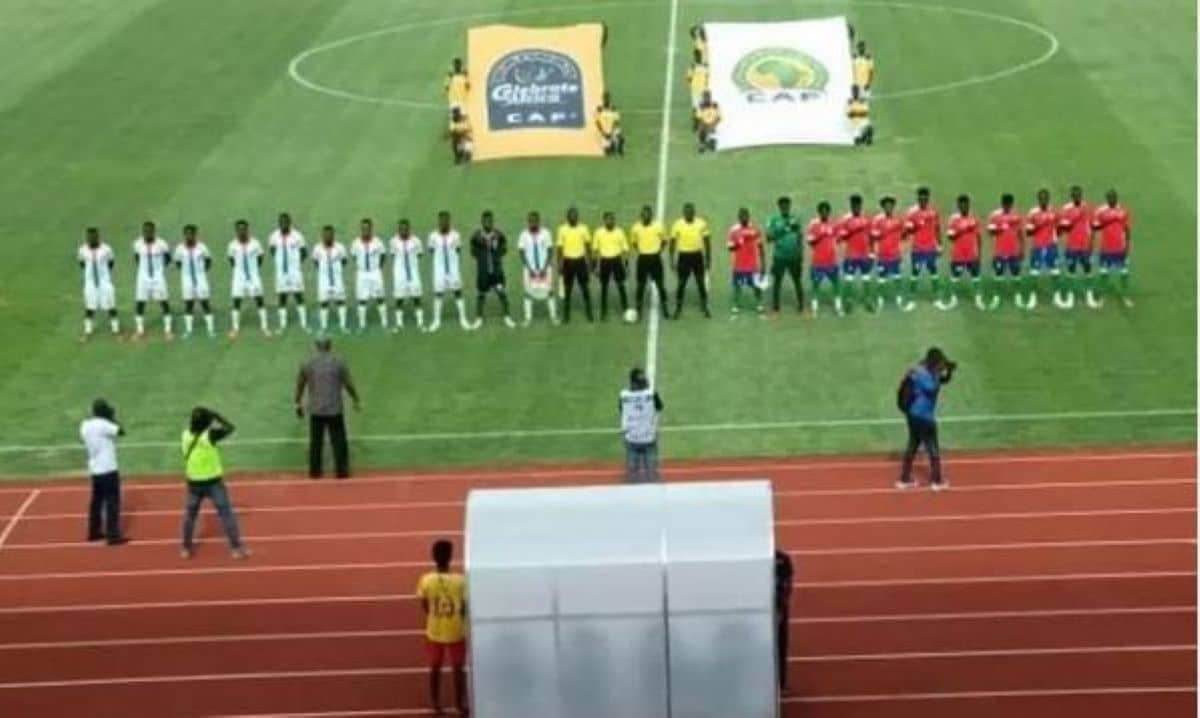 Des joueurs burkinabé et gambiens lors des éliminatoires de la CAN U23