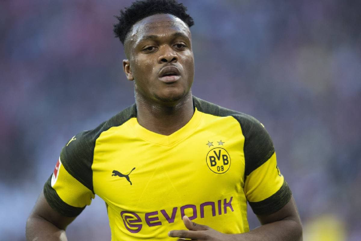 Dan-Axel Zagadou avec le maillot de Dortmund