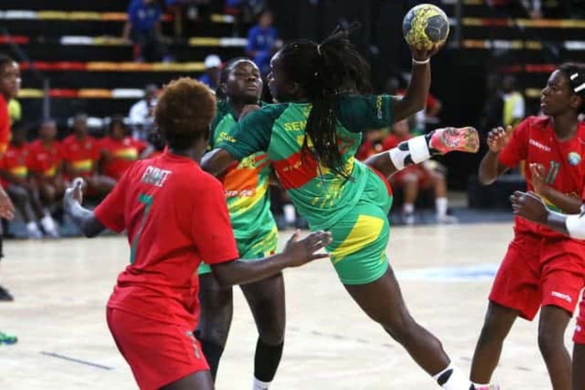 Des joueuses de Handball lors d'une compétition officielle
