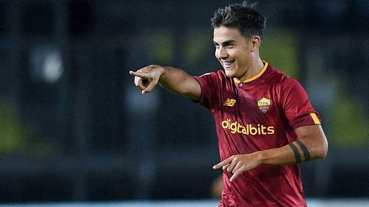 Paulo Dybala avec le maillot de la Roma