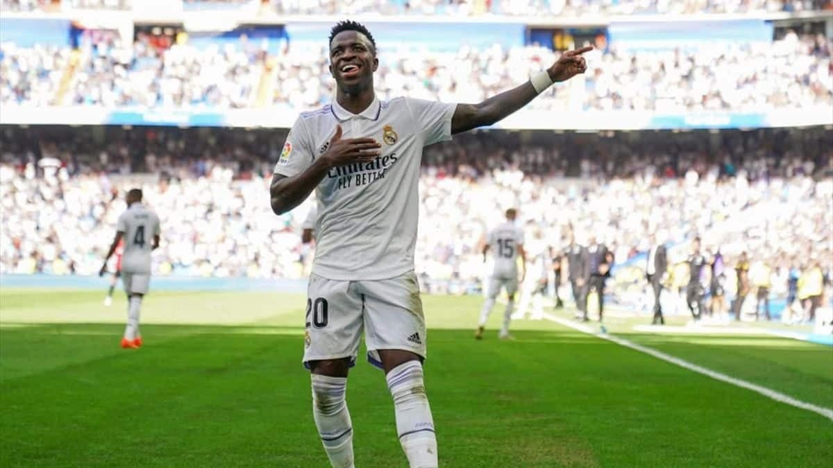 Vinicius Jr qui célèbre un but sous le maillot du Real Madrid