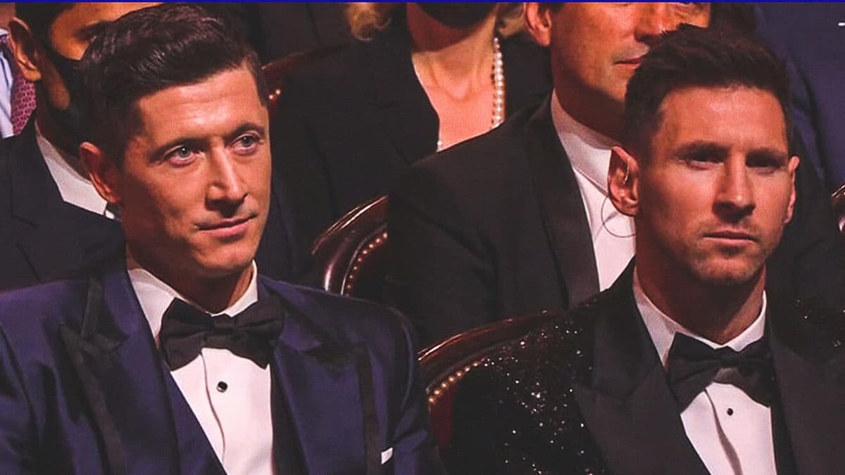 Robert Lewandowski et Lionel Messi lors d'une cérémonie de remise du Ballon d'or