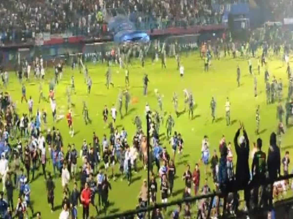 Indonésie : au moins 129 personnes sont mortes Ã  la suite de bagarres et de mouvements de foule dans un stade de football
