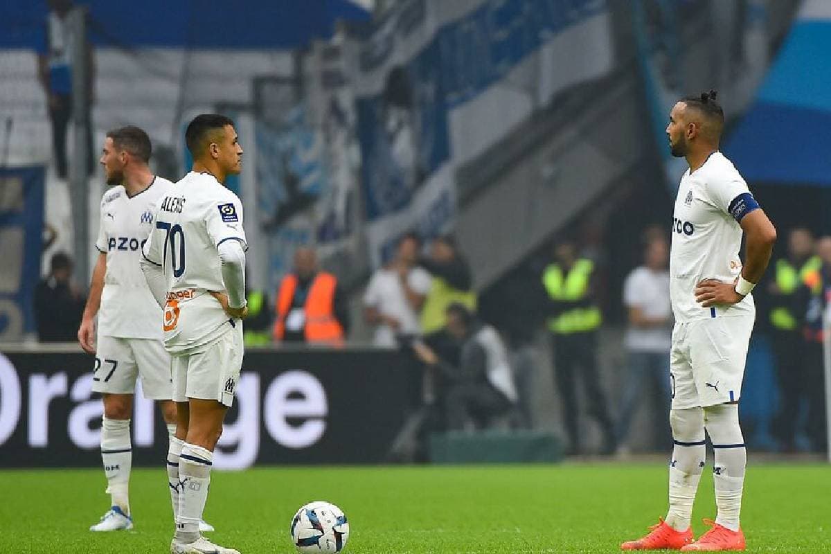 Alexis Sanchez et Dimitri Payet après la défaite contre Ajaccio en Ligue 1