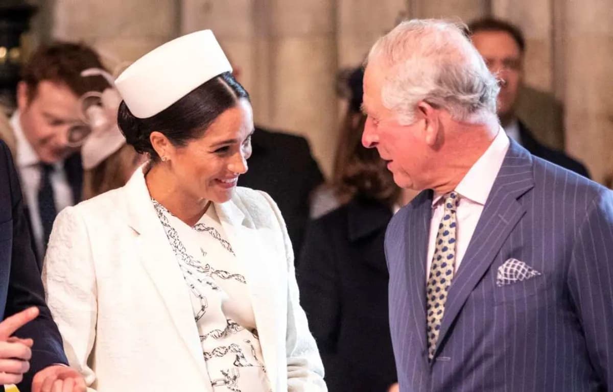 Meghan Markle et le roi Charles III lors d'un événement royal.