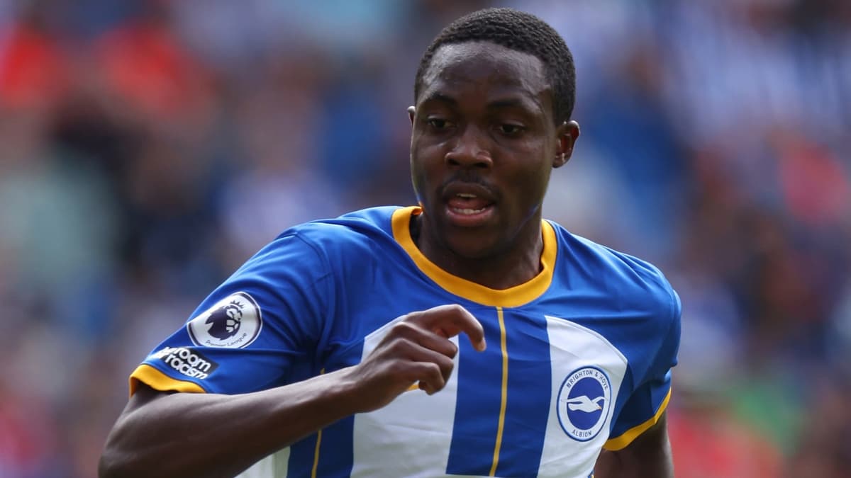 Enock Mwepu lors d'un match avec Brighton