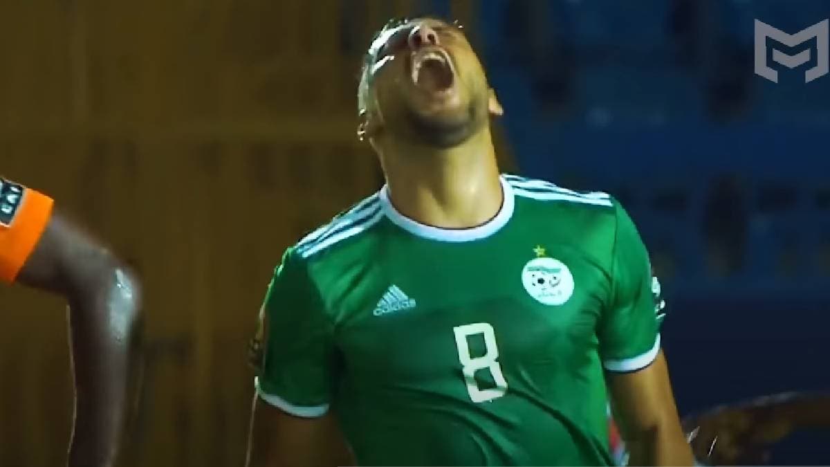 Youcef BelaÃ¯li sous le maillot de l'Algérie