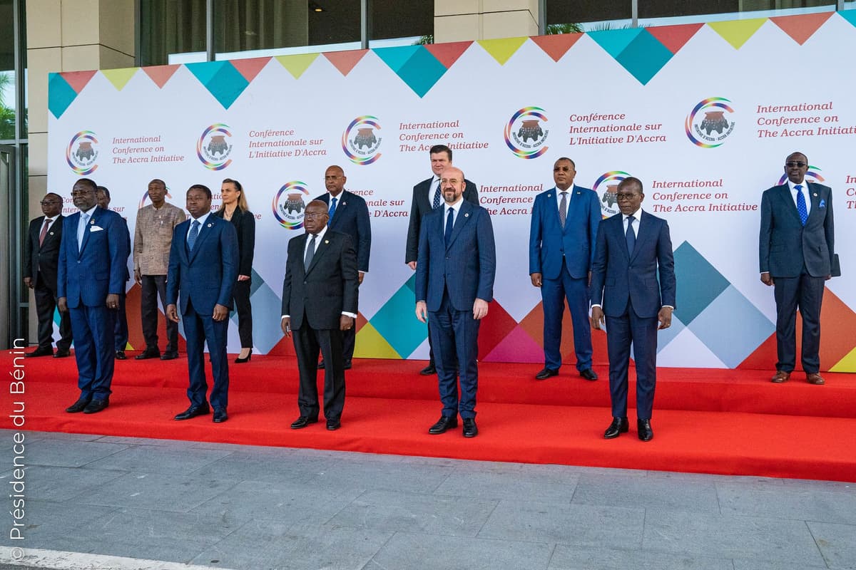 Les dirigeants des pays membres de l’Initiative d’Accra étaient réunis en sommet dans la capitale ghanéenne mardi 22 novembre. Cela pour renforcer la coopération dans la lutte antiterroriste. Étaient représentés le Bénin, Togo, Ghana, Burkina, la Côte d'Ivoire, le Niger et le Nigeria, ( Mali absent), pays membre de l'initiative.