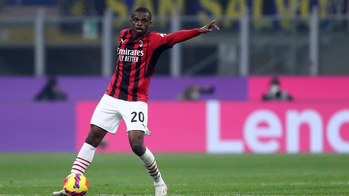 Pierre Kalulu, avec le maillot du Milan AC