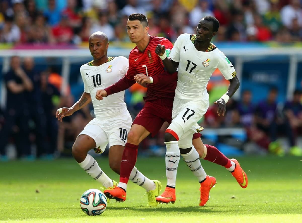 Cristiano Ronaldo et André Ayew lors d'un match officiel