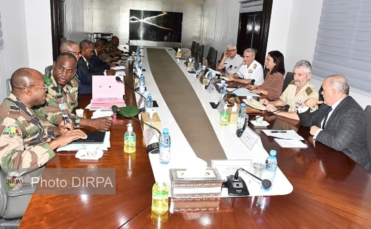 Mali, Portugal et Espagne