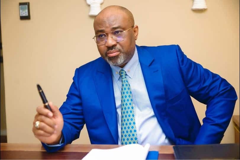 Richard Boni Ouorou lors d'une conférence sur les priorités du peuple pour les législatives 2023 au Bénin.