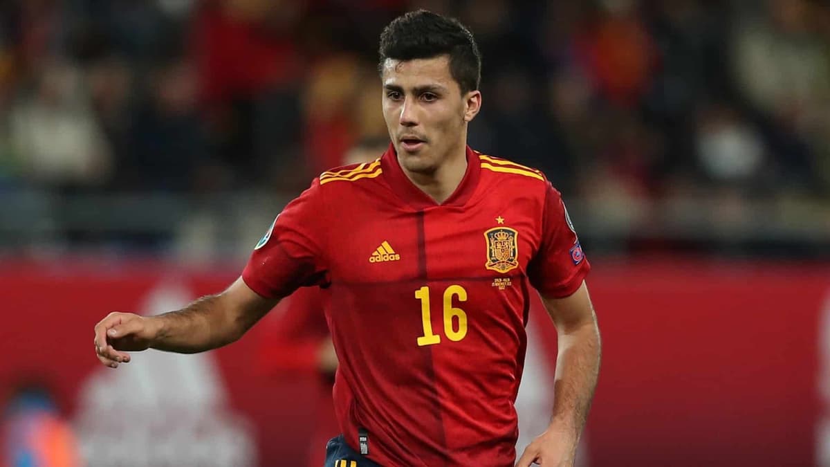 Rodri sous le maillot de la sélection espagnole