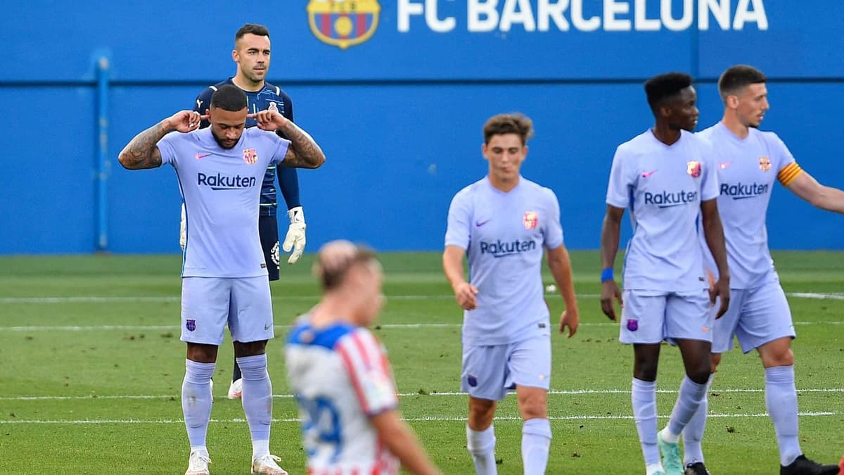 Des joueurs du Barça qui célèbrent un but