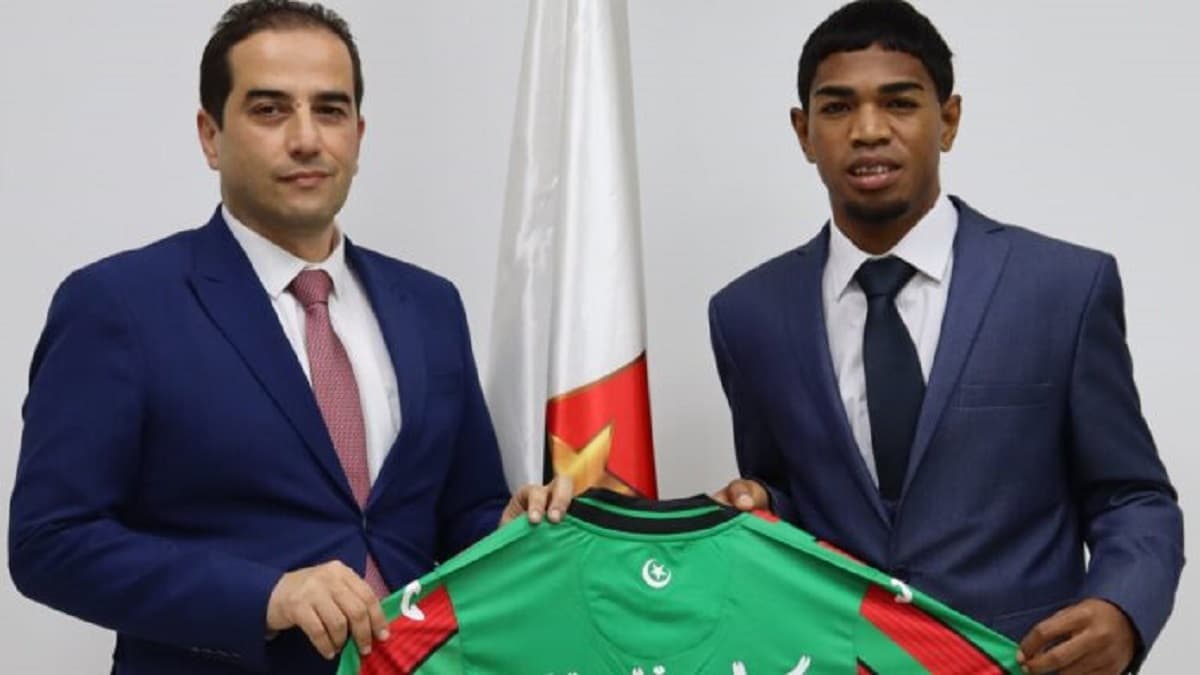 CHAN 2023: le buteur malgache, Koloina, signe au MC Alger