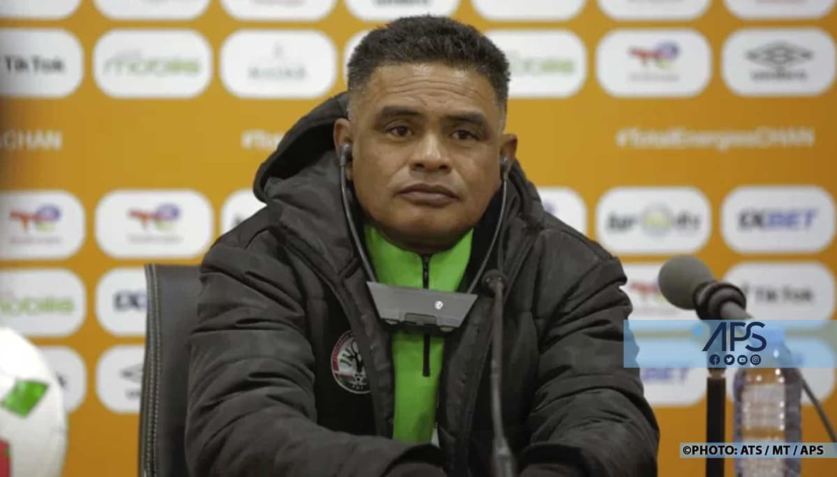 Le sélectionneur de l'équipe locale de Madagascar, Romuald Rakotondrabe