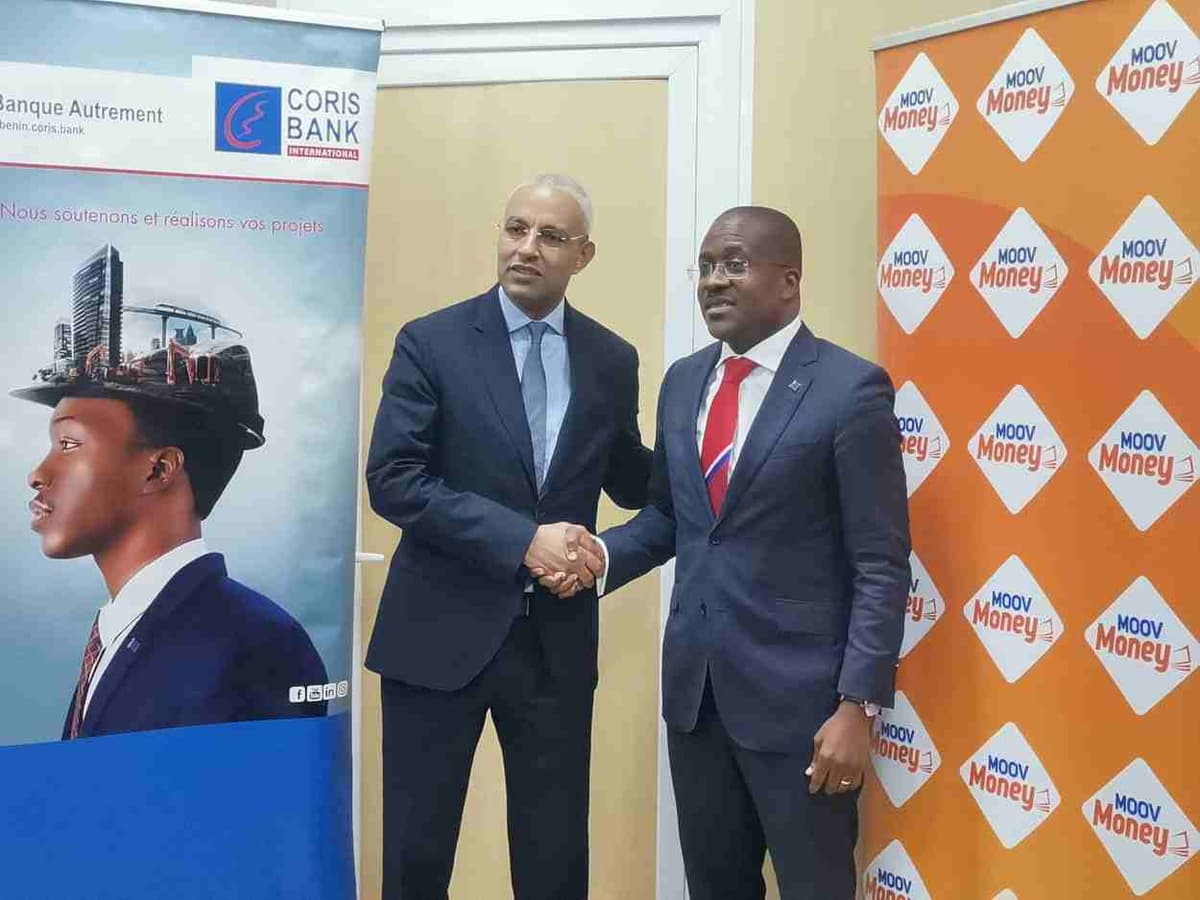 Le Directeur Général de Moov Africa Bénin Omar Nahli et Jean Jacques GOLOU, Directeur Général de Coris Bank International Bénin Photos: Angèle M. ADANLE