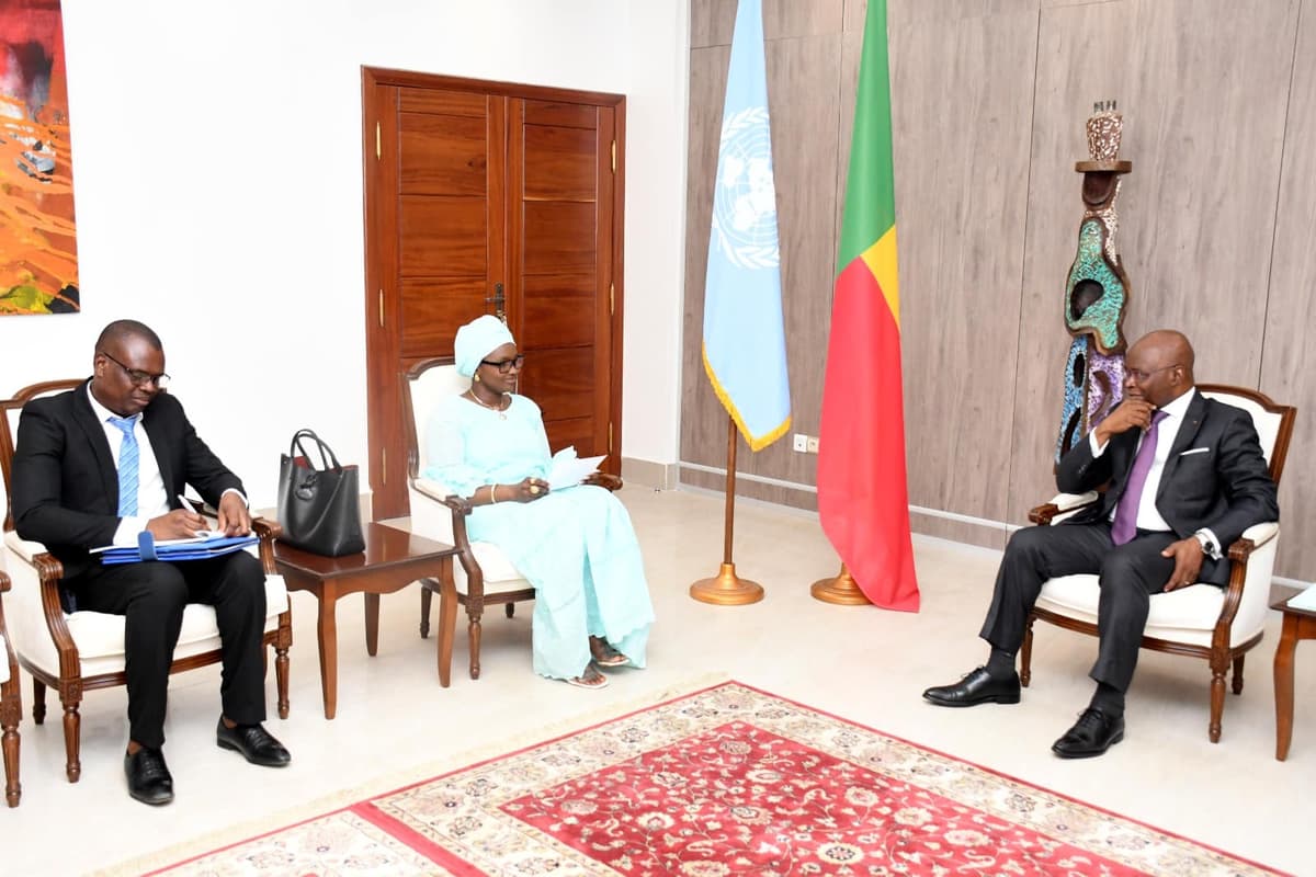 Ce jeudi 09 février 2023, Monsieur Aurélien A. Agbénonci, le Ministre des Affaires Etrangères et de la Coopération du Bénin a les lettres de Cabinet du nouveau Chef de Mission de l’Organisation Internationale pour les Migrations (OIM), Madame Ndiaye Fatou Diallo.