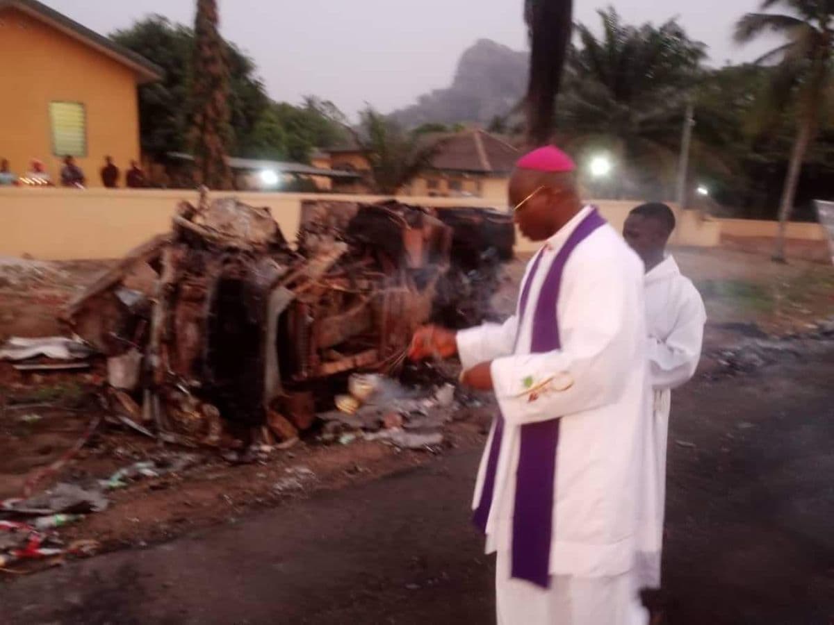 Célébration d'unen messe ne mémoire des victimes de l'accident du 29 janvier Ã  Dassa-Zoumè