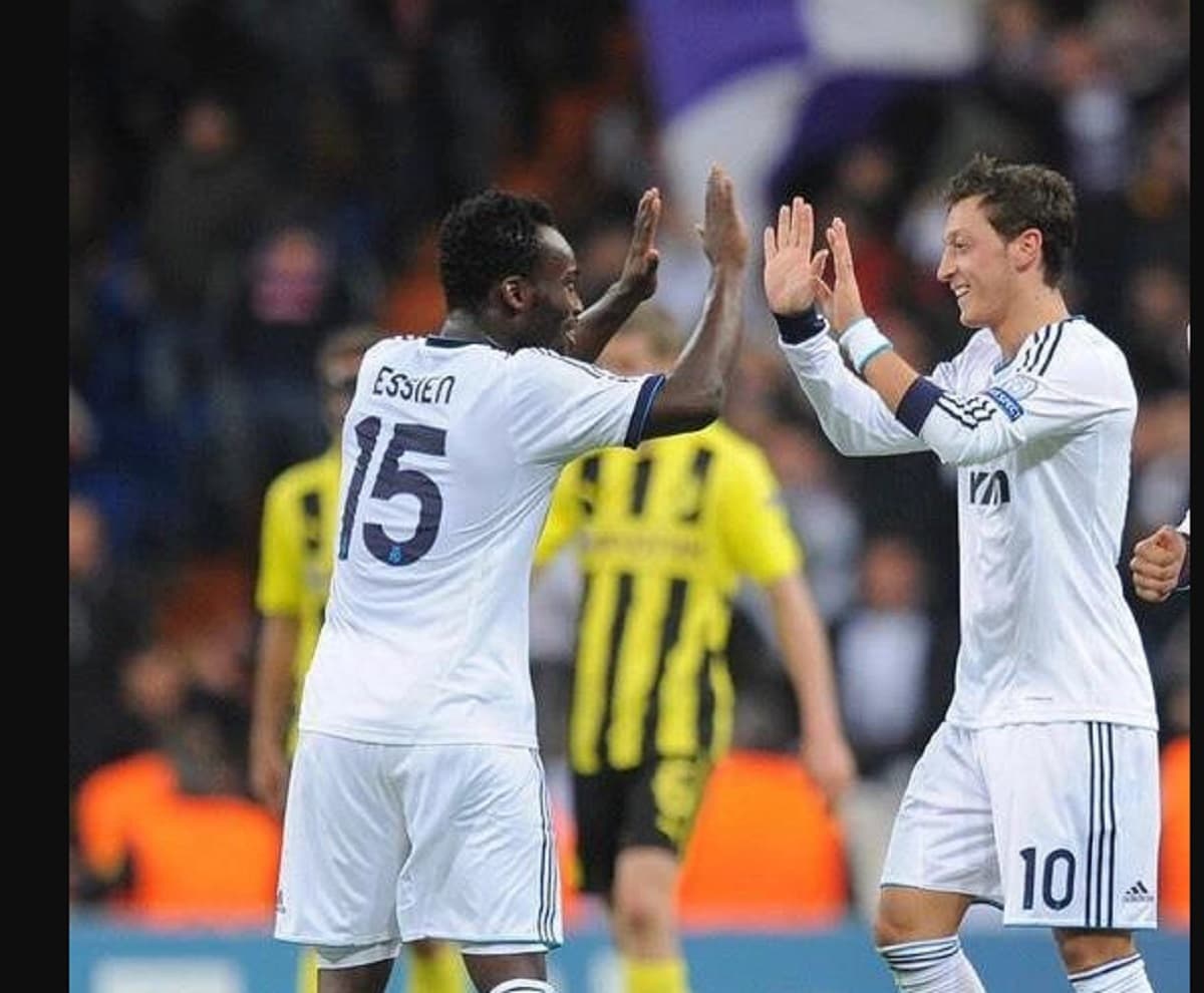 Michael Essien et Mesut Ozil au Real Madrid