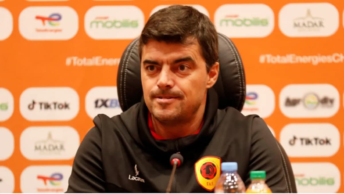 Pedro Gonçalves, coach angola