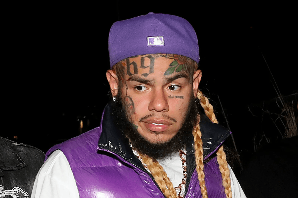 USA: le rappeur Tekashi 6ix9ine hospitalisé en urgence après une violente agression (vidéo)