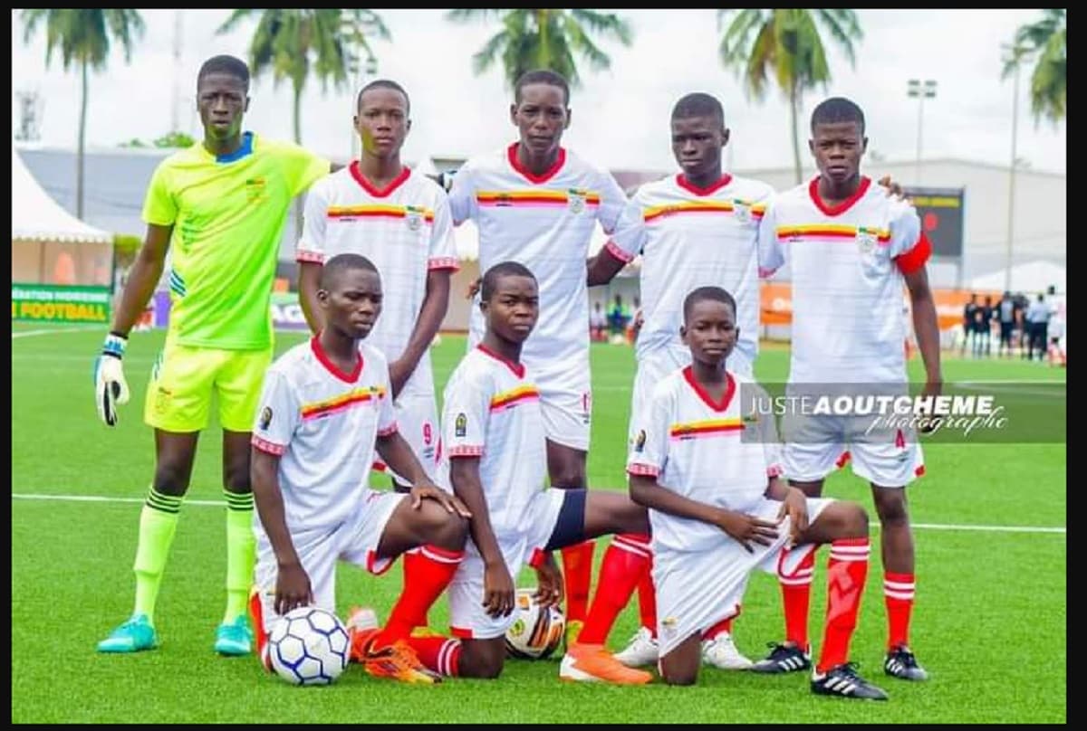 Des joueurs du CEG Sainte Rita