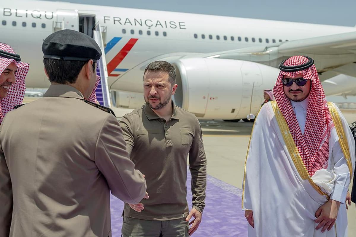 Volodymyr Zelensky est arrivé en Arabie saoudite pour le sommet de la Ligue arabe